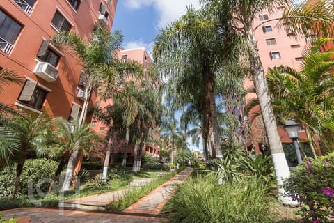 Image 27 - 266050